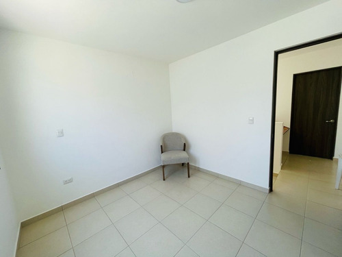Casa En Renta En Codominio Alhandra, Zakia, Querétaro 3 Rec, 12,5k. Gps