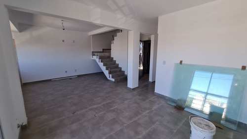 Imagen 2 de 13 de Venta De Departamento 3 Ambientes En Villa Luzuriaga