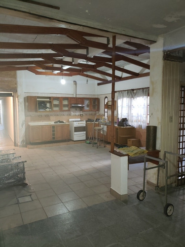 Imagen 2 de 14 de Casa Ph 7 Hab,3baños,terraza,parrilla Lavadero,yerbal 300