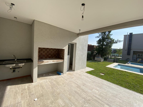 Imagen 16 de 30 de Brisas De Adrogué - Casa A Estrenar