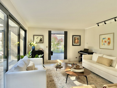 En Condominio: Bernardo Larrain - Av. La Dehesa