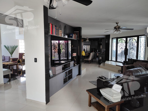 Residencia De Un Piso Al Nte Venta O Renta