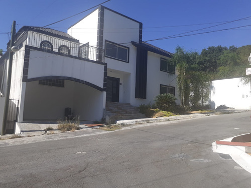 Casa En Venta Bosques De Las Lomas Santiago N.l