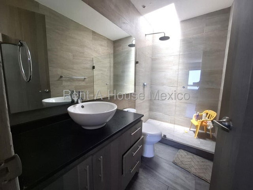 Casa En Renta En Zibatá, Querétaro Sr