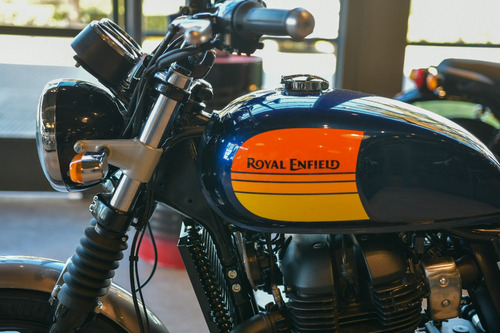Royal Enfield Interceptor - Barcelona Blue Financiada