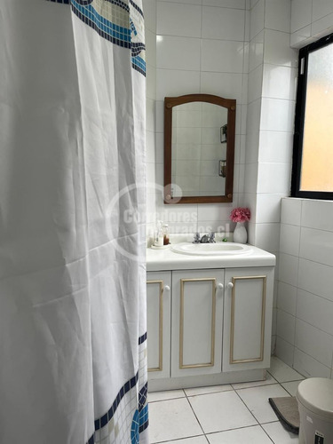 Casa En Venta De 4 Dorm. En Santo Domingo Oportunidad