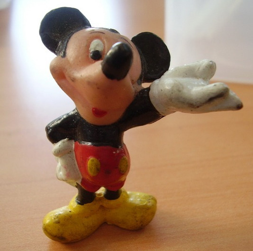 2 Miniaturas : Mickey Y Wendy