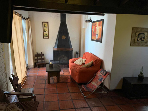 Casa Cuatro Dormitorios Tres Baños Uno En Suite
