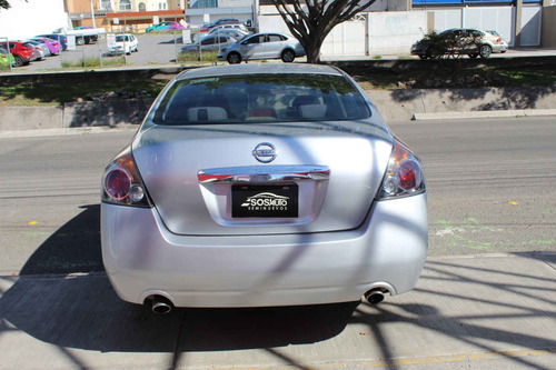 Imagen 6 de 15 de Nissan Altima 2010 4p S Basico Aut Cvt