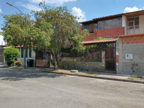 Venta Casa Urb. Macaracuay Calle Ciega Y Garita Vigilancia