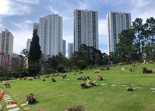 Jazigo Duplo Com 6 Gavetas No Cemitério Congonhas