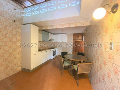Imagen 10 de 20 de Casa En Venta En Santa Cecilia - Calle Cerrada.