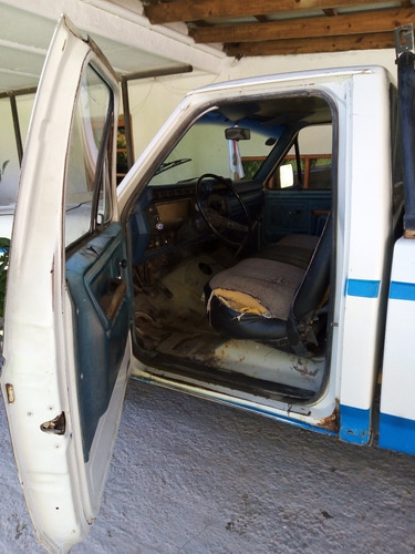 Ford F-100 Pick Up