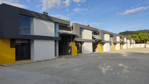 Imagen 2 de 12 de Galpón A Estrenar En Condominio Privado En Cagua