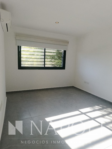 Imagen 9 de 13 de Impecable Dúplex En Venta, En Canning