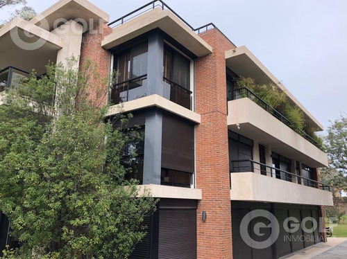 Vendo O Alquilo Apartamento De 3 Dormitorios Con 2 Garajes, Área De Playroom Exclusiva, Carrasco