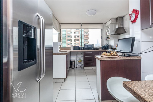 Imagen 6 de 15 de Departamento En Venta De 3 Dorm + Escritorio En Las Cond