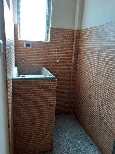 Imagen 17 de 17 de Av San Juan Vianney Resd Los Mangos Al Lado Delcolegio Fe Y Alegria Cod 135633 Vende Yackeline Tovar 04145831984