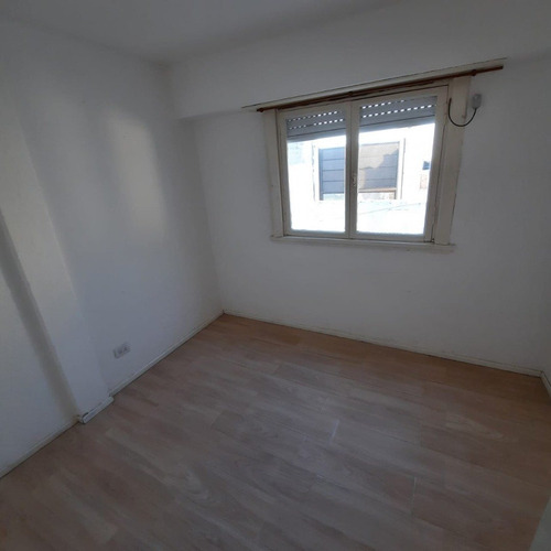 Imagen 4 de 8 de 2 Ambientes Con Patio Zona Varese