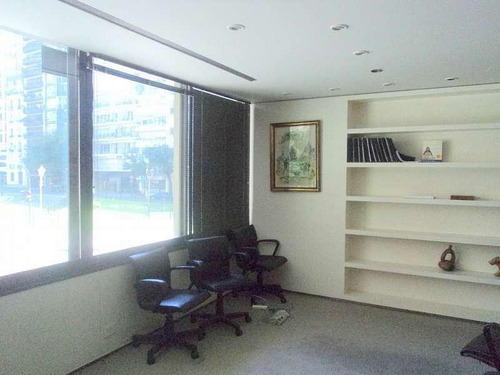 Oficinas De 370 M2 Con Renta, Excelente Estado, Recoleta, Frente A Pza Vicente López.