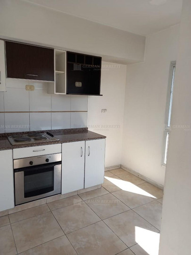 Departamento En Alquiler Ubicado En Lanús Este, Lanús
