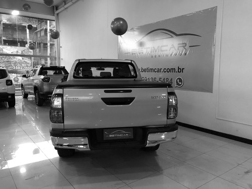 Imagem 4 de 12 de Hilux Cabine Dupla 2.8 Diesel