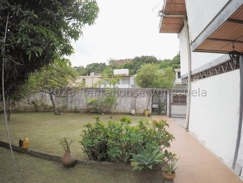 Yg Increíble Casa Con Dos Anexo, Potencial Para Remodelar Residencial O Comercial, Ubicada En Esquina Con Fácil Acceso En Venta En La Trinidad 24-1929 Ys