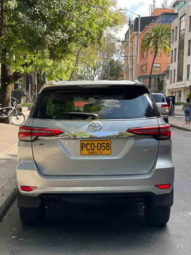 Toyota Fortuner 2.7 Srv At