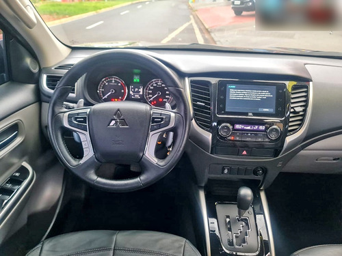 Imagem 5 de 10 de Mitsubishi L200 Triton 2.4 Outdoor