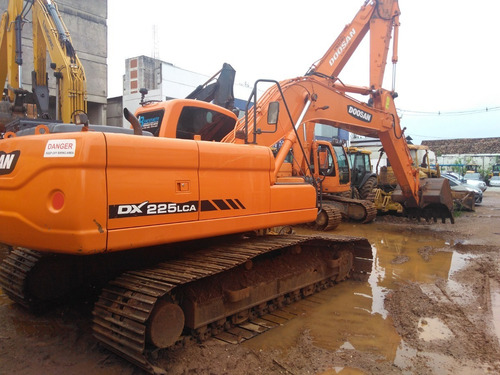 Escavadeira Doosan Dx225lca 2010 21,5t. 14700 Hs Repasse