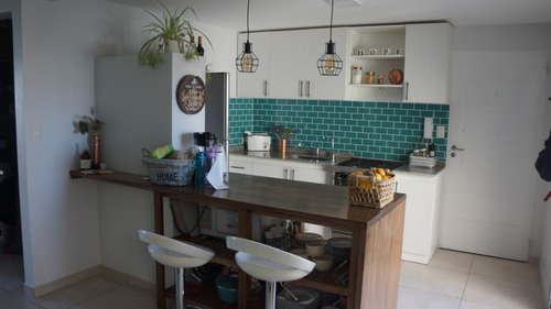 Imagen 9 de 21 de Muy Lindo Departamento Luminoso Y Residencial