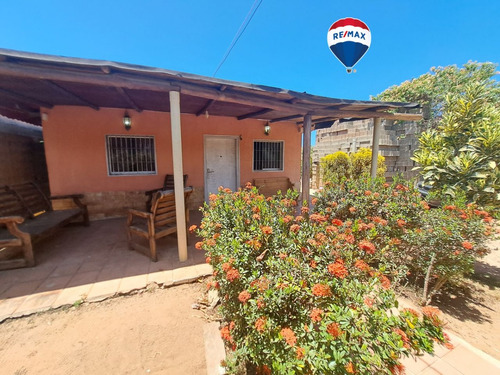 Re/max 2mil Vende Casa Con Local En Aricagua, Sector Sabana Del Agua. Isla De Margarita, Estado Nueva Esparta 