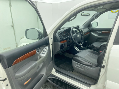 Imagen 15 de 25 de Toyota Land Cruiser Prado 3.0