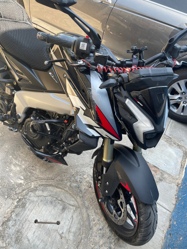 Vendo Ns 400z Con Detalle Estético Nada Que Afecte
