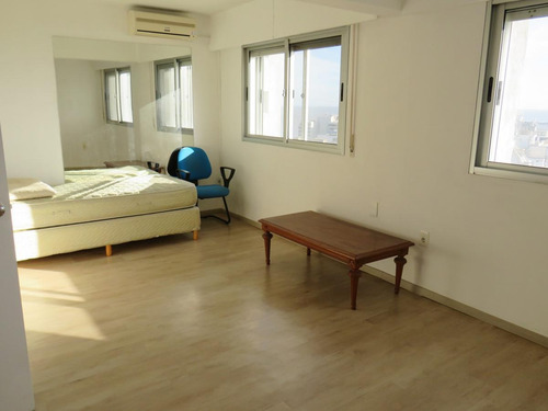Imagen 7 de 12 de Venta Apartamento Dos Dormitorios Dos Baños Ciudad Vieja