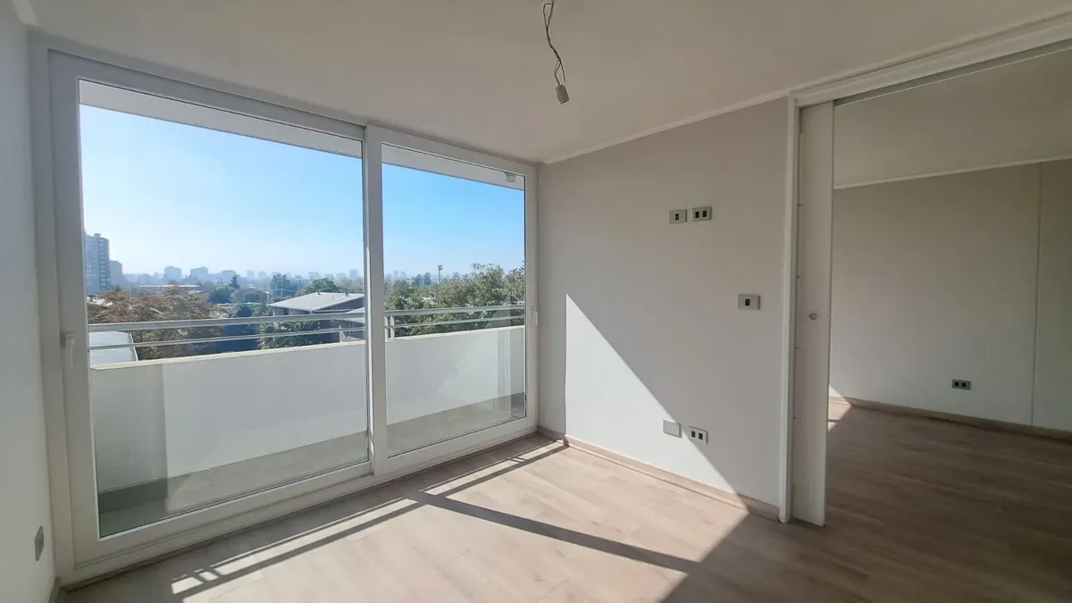 Imagen 3 de 11 de Dpto En Macul De Una Habitacion + Baño + Estacionamiento