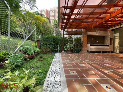 Casa En Venta En Medellín El Tesoro