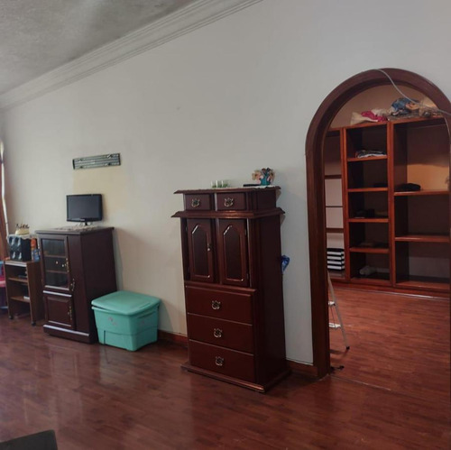 Casa En Desniveles De 3 Pisos, Hacienda Ojo De Agua Sup. 525 Mts