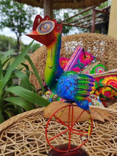 Imagen 2 de 3 de Pollito Artesanal Figura Decorativa Hojalata