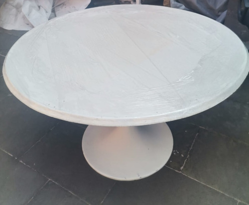 Mesa Tulip Blanca Fibra De Vidrio, 1.20 Diámetro No Mdf (Usado)