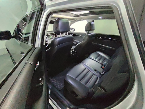 Imagen 12 de 15 de Kia Sorento 2017 3.3 V6 Ex Pack Piel 7 Pasajeros At