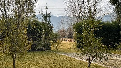 Parcela Con Casa, Piscina/ Quincho, Frente A Parque Y Laguna