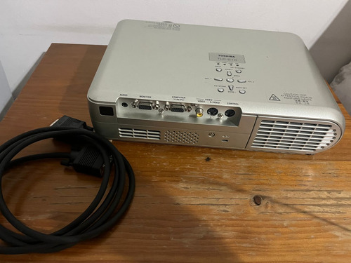 Proyector Toshiba Tlp-s10 (Usado)