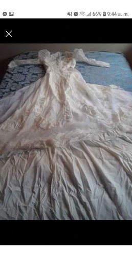 Vestido De Novia Con Velo