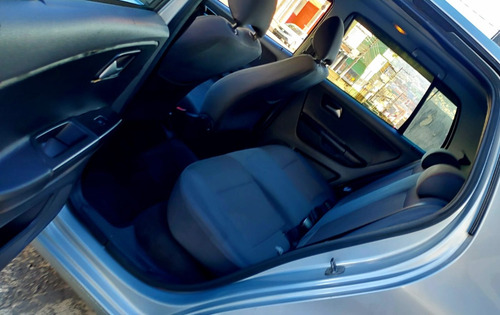 Volkswagen Fox - Ano 2010 - Completo