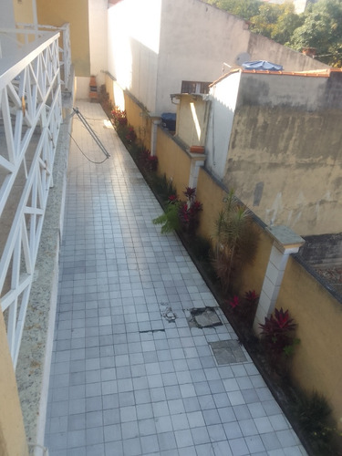 Excelente Sobrado Com Três Quartos,três Banheiros Uma Suite