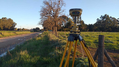 Imagen 2 de 10 de Servicio Alquiler Equipos Topografía Gps Rtk Estación Total
