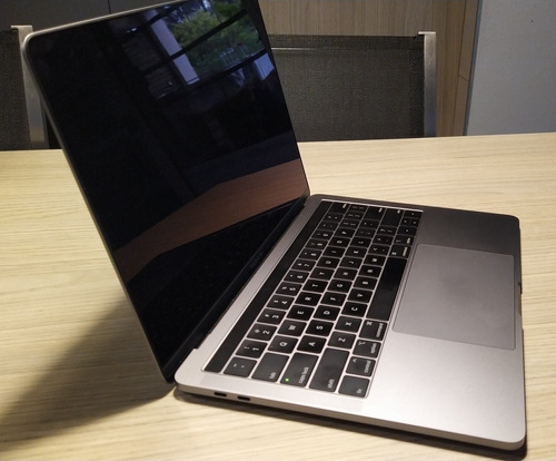 Macbook Pro 13in Core I5 8gb Ram 256 Sdd Touch Display 