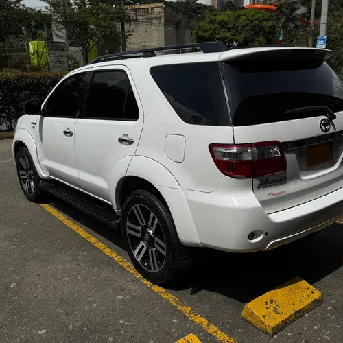 Toyota Fortuner 3.0 Sr5