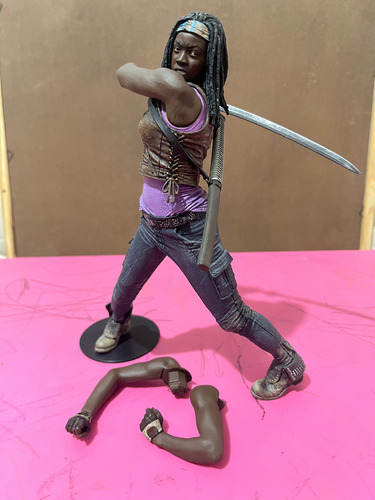 Michonne The Walking Dead Mcfarlane Deluxe 25cm (Usado)